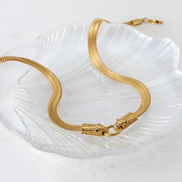 Gold_Artistic_Snake_Necklace_For_Women
